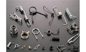 合肥彈簧廠家：拉伸彈簧如何正確的使用和保養(yǎng)？